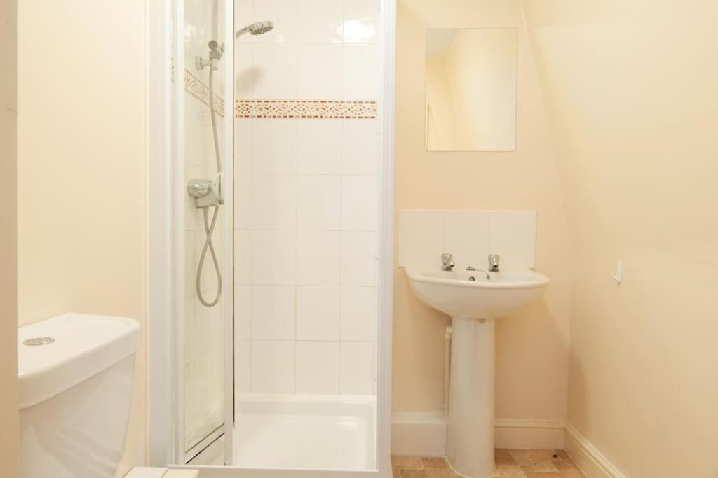*New* 2-Bed Modern Apartment Burton-upon-Trent Luaran gambar